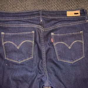 Levi’s Lady Size 10 Slim Leg Classic Rise Darker Wash Like New Jeans Denim